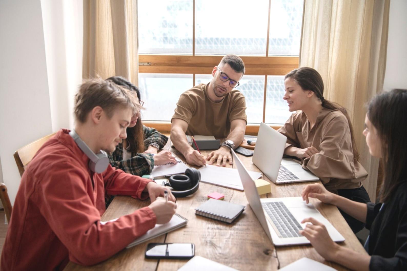 Session de formation en analyse financière avec équipe management
