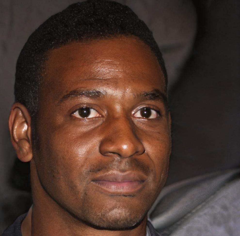 Portrait de Étienne Beauregard, analyste financier senior